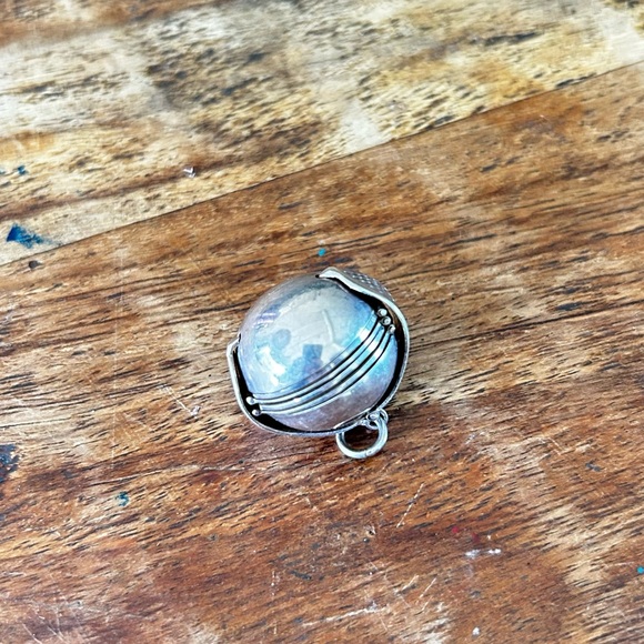 Elegant Silver Accordion Locket Necklace - Picture 2 of 7